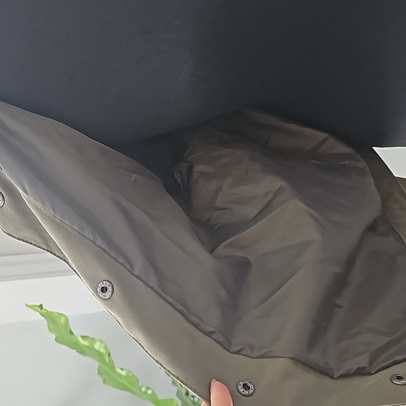 Old Navy lined olive light jacket (1) - Picture 3 of 4